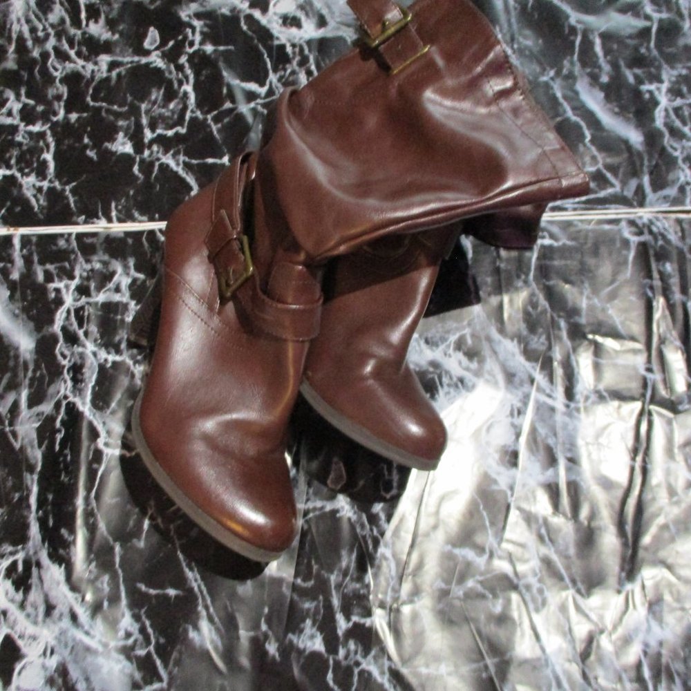 Brown  Boots - Picture 5 of 5